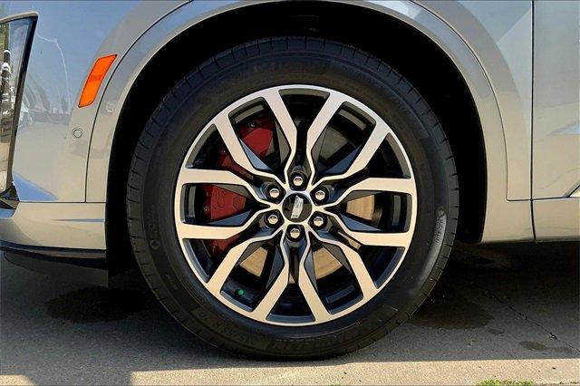 2024 Cadillac XT6 Vehicle Photo in KANSAS CITY, MO 64114-4545