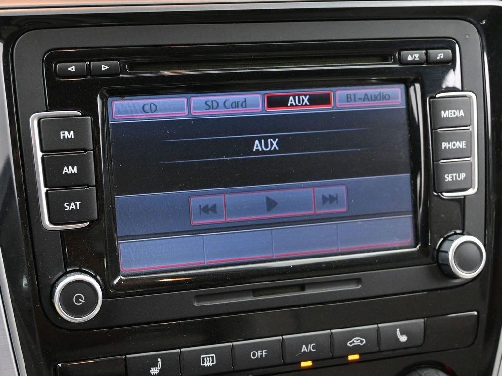2013 Volkswagen Passat Vehicle Photo in Marion, IA 52302