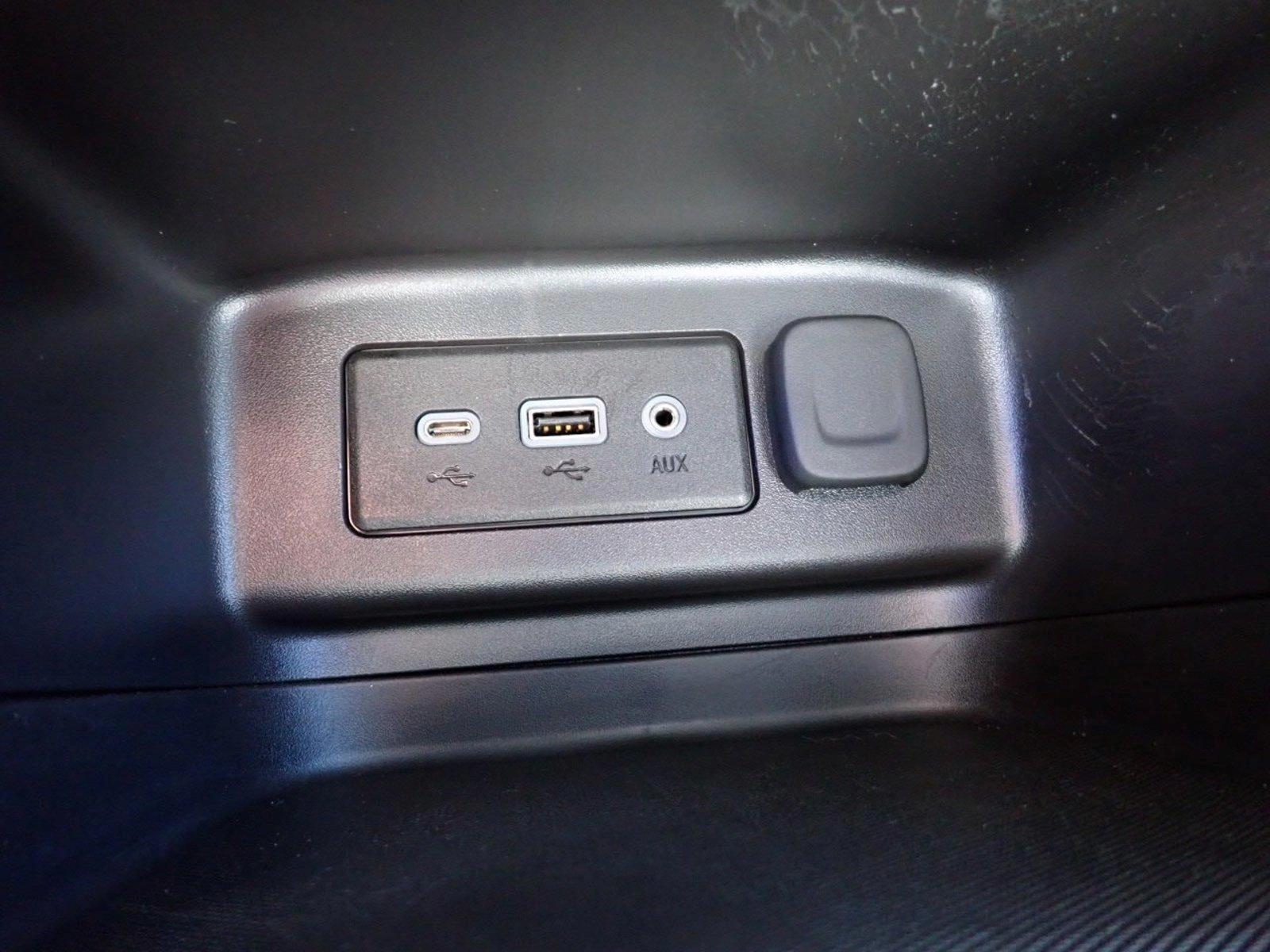 2024 Chevrolet Equinox Vehicle Photo in DENVER, CO 80221-3610