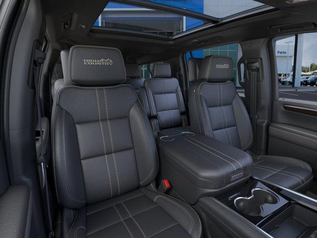 2025 Chevrolet Suburban Vehicle Photo in SELMA, TX 78154-1460