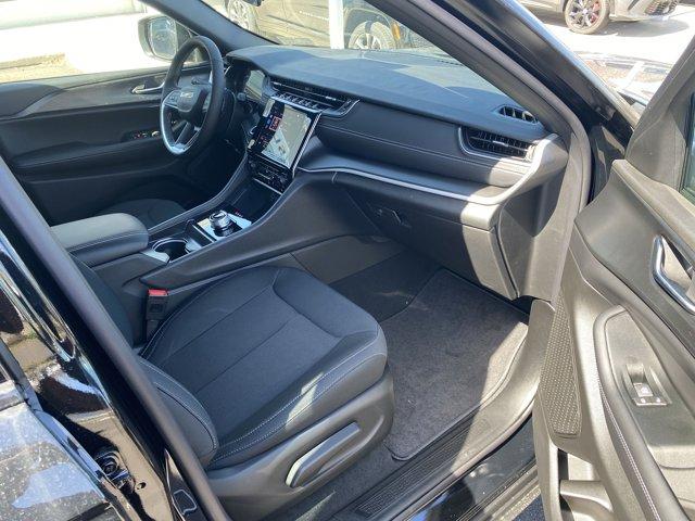 2025 Jeep Grand Cherokee Vehicle Photo in Doylsetown, PA 18901