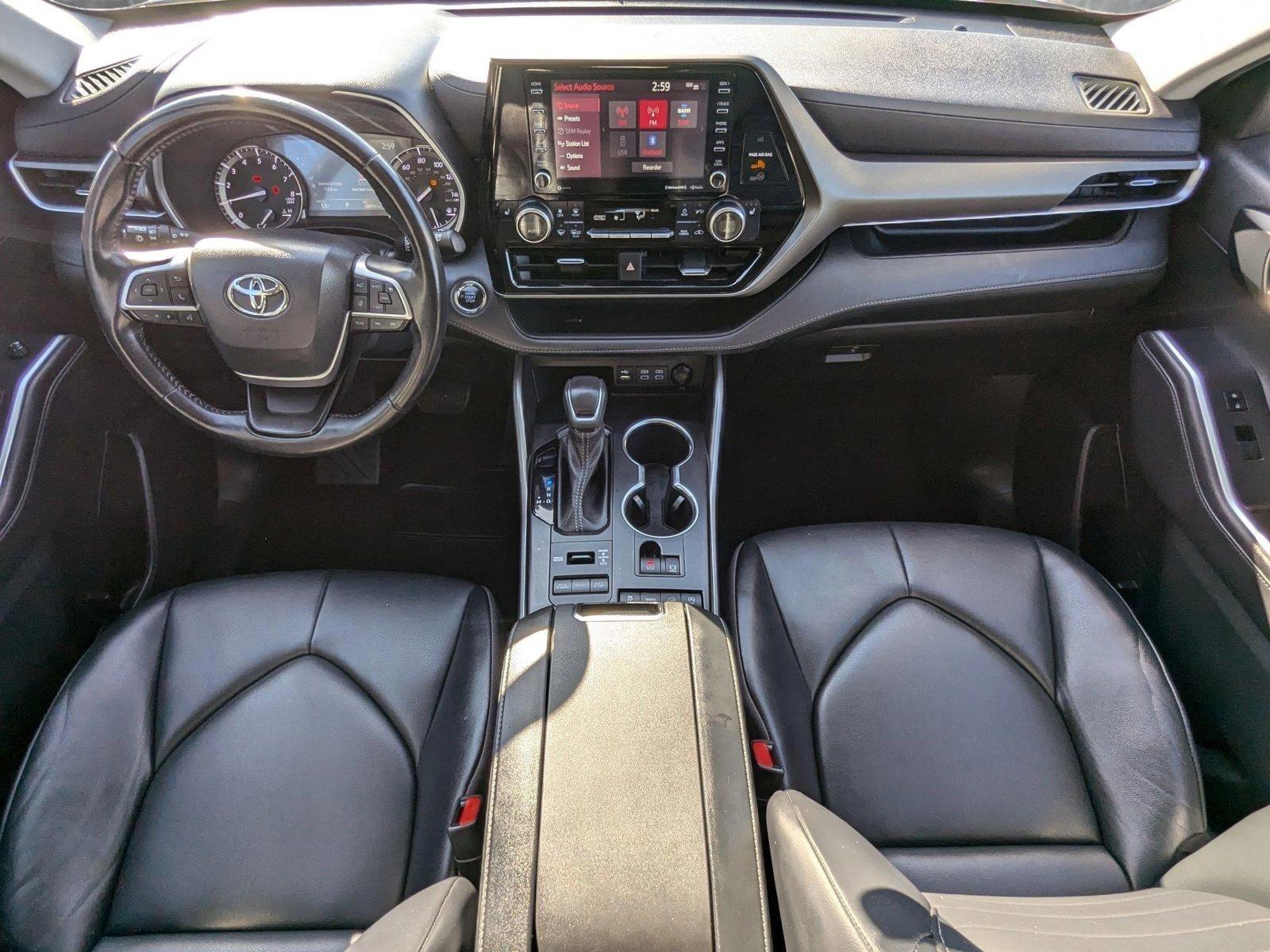 2022 Toyota Highlander Vehicle Photo in Spokane Valley, WA 99212