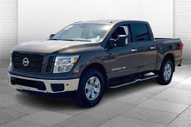 2019 Nissan Titan Vehicle Photo in TOPEKA, KS 66609-0000