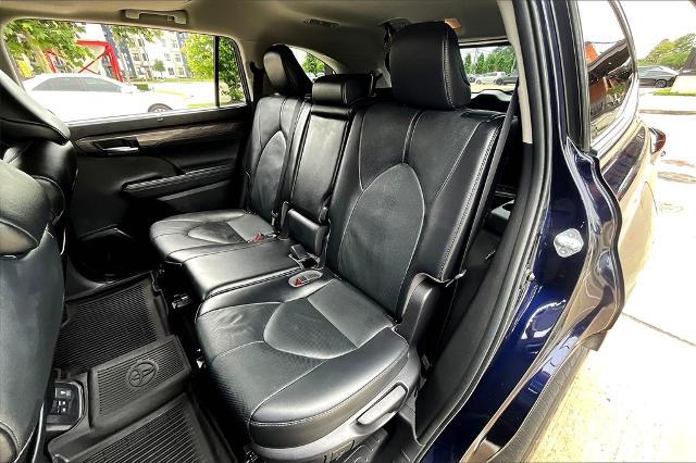 2022 Toyota Highlander Vehicle Photo in Houston, TX 77007
