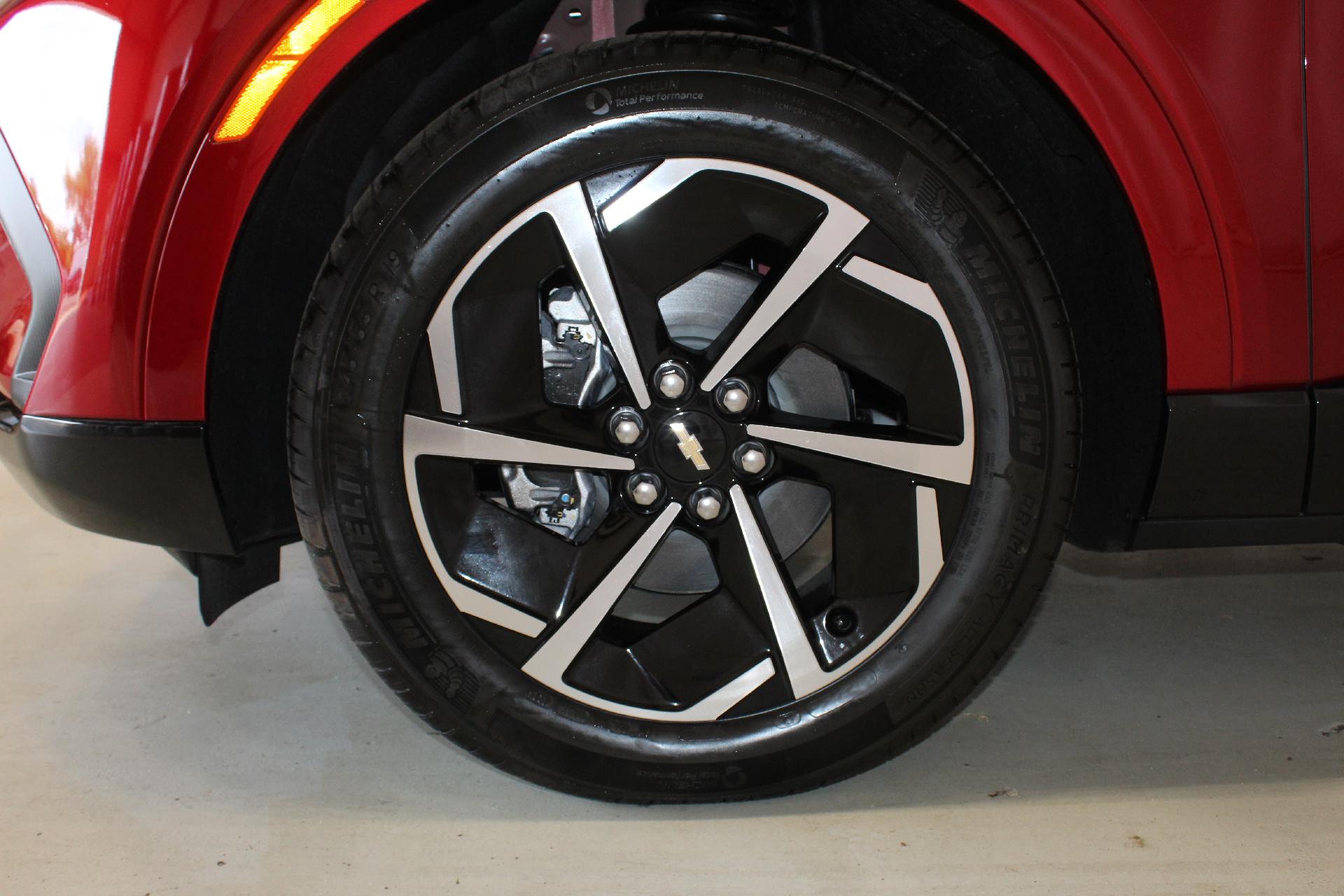 2025 Chevrolet Equinox EV Vehicle Photo in NORTHAMPTON, MA 01060-1120