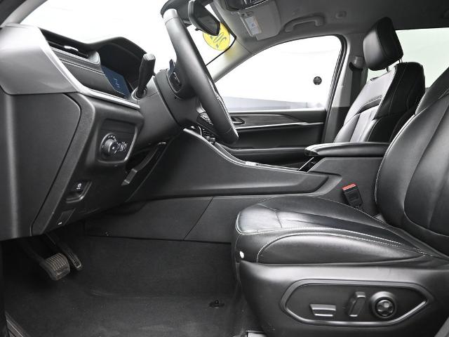 2023 Jeep Grand Cherokee Vehicle Photo in Cedar Rapids, IA 52402