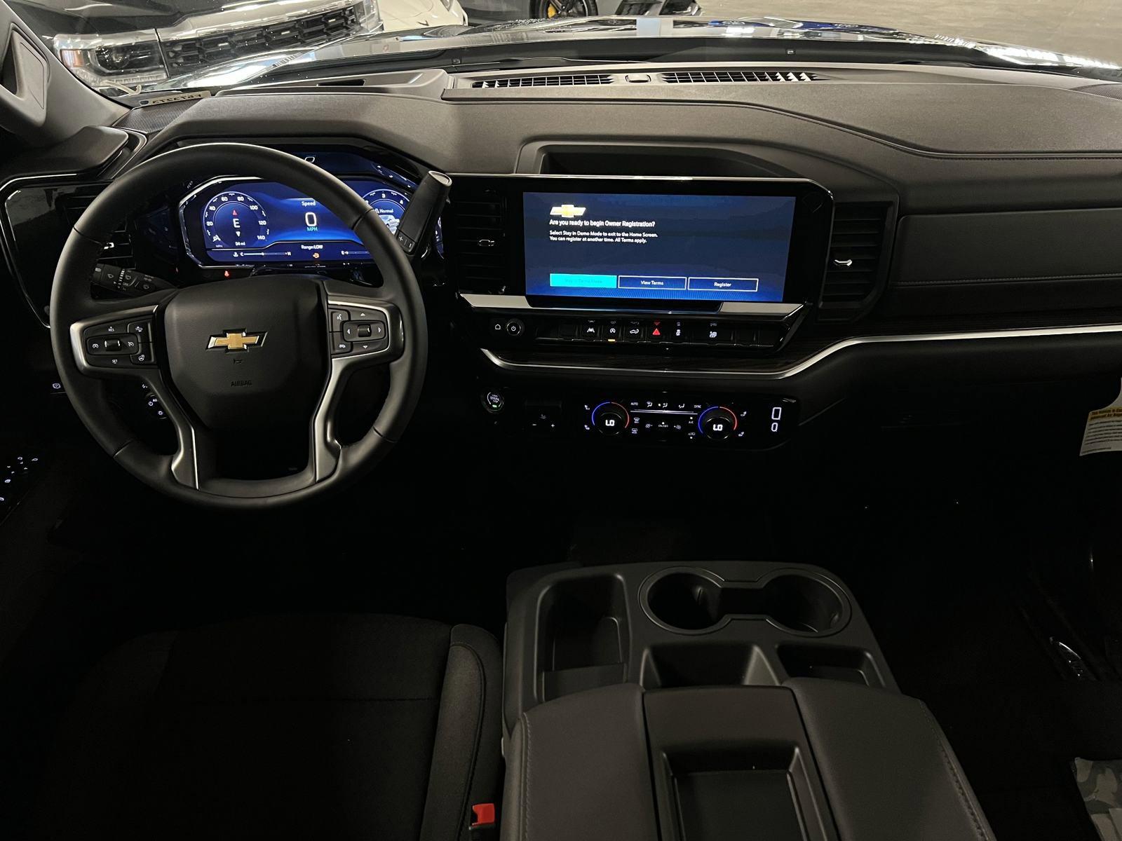 2025 Chevrolet Silverado 1500 Vehicle Photo in LOS ANGELES, CA 90007-3794
