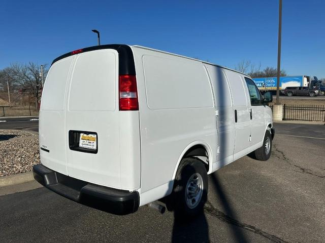 2024 Chevrolet Express Cargo 2500 Vehicle Photo in COLUMBIA, MO 65203-3903