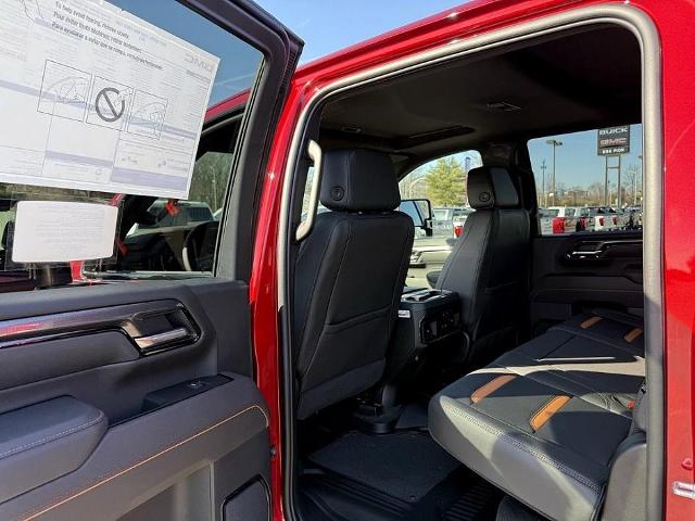 2025 GMC Sierra 3500HD Vehicle Photo in CHICOPEE, MA 01020-5001