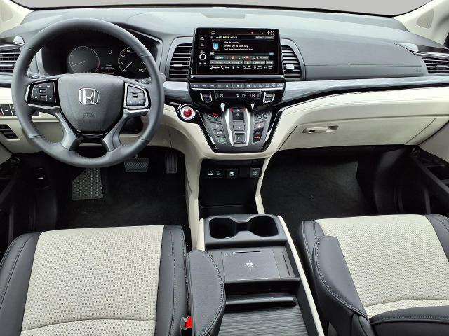 2025 Honda Odyssey Vehicle Photo in Oshkosh, WI 54904