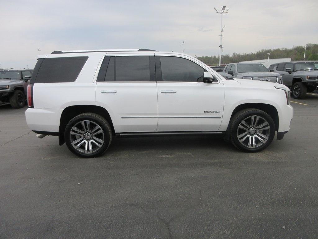 Used 2019 GMC Yukon Denali with VIN 1GKS2CKJ4KR143417 for sale in Collinsville, IL