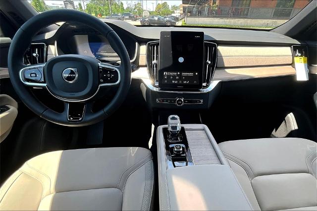 2025 Volvo XC90 Vehicle Photo in Houston, TX 77007