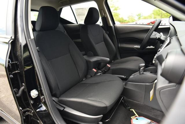 2025 Nissan Kicks Play Vehicle Photo in Ballwin, MO 63011