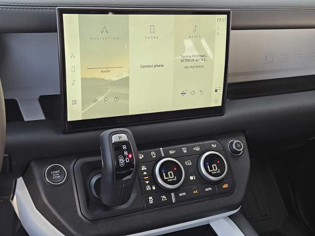 2025 Defender Vehicle Photo in AUSTIN, TX 78717