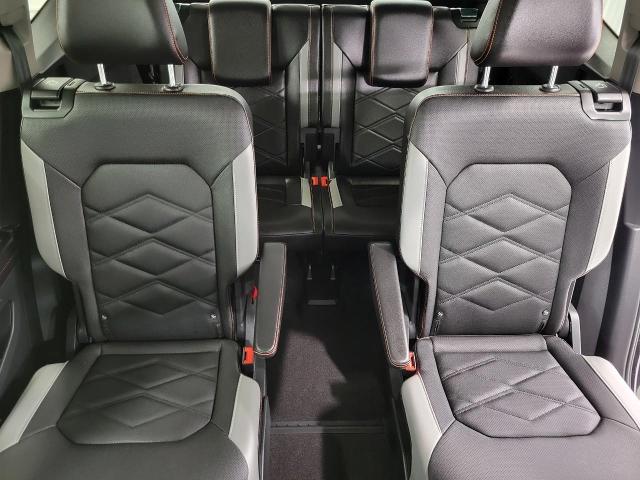 2024 Volkswagen Atlas Vehicle Photo in APPLETON, WI 54914-4656