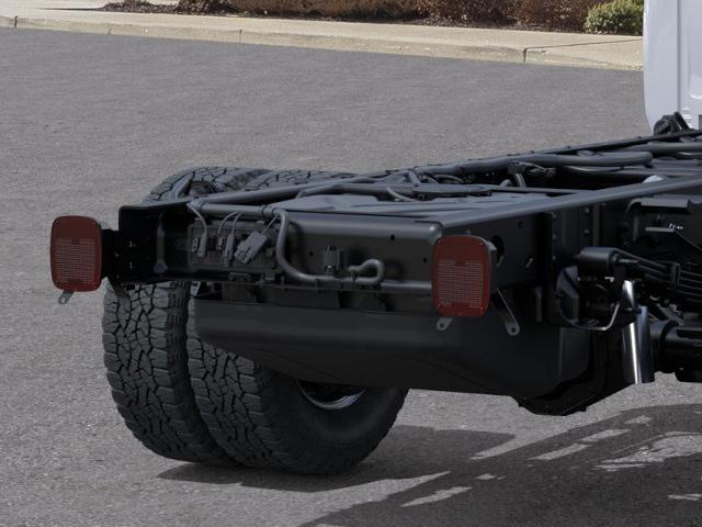 2025 Chevrolet Silverado 3500 HD Chassis Cab Vehicle Photo in DANBURY, CT 06810-5034