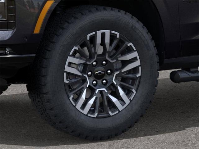 2025 Chevrolet Suburban Vehicle Photo in ENGLEWOOD, CO 80113-6708