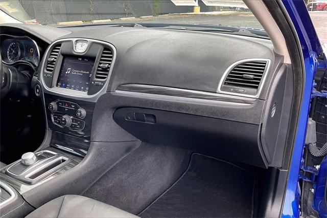 2019 Chrysler 300 Vehicle Photo in INDEPENDENCE, MO 64055-1314