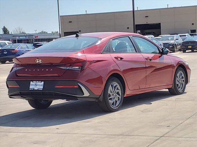 2024 Hyundai ELANTRA Vehicle Photo in Peoria, IL 61615