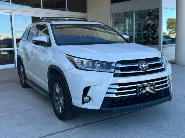 2017 Toyota Highlander Vehicle Photo in Grapevine, TX 76051