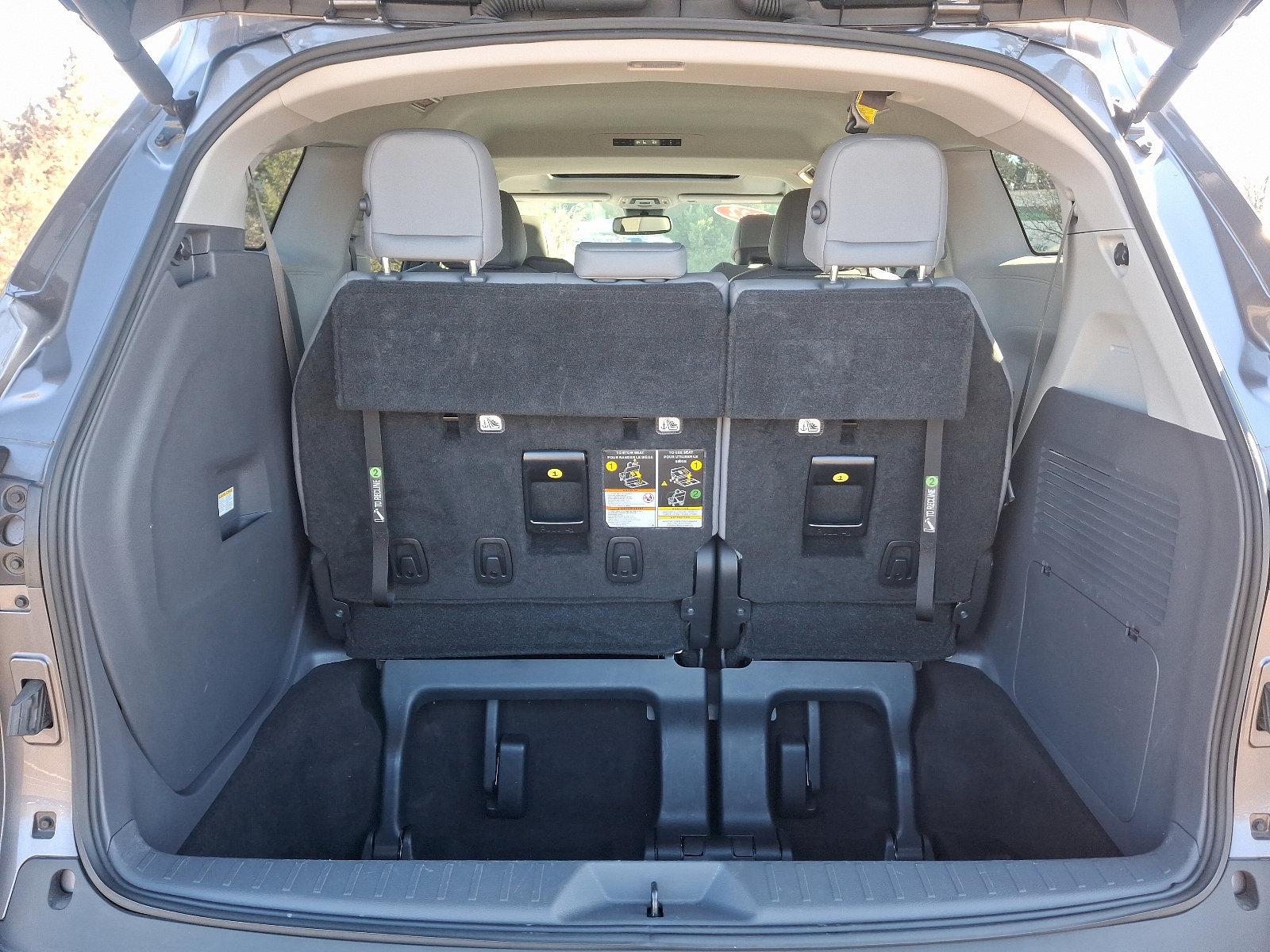 2022 Toyota Sienna Vehicle Photo in Trevose, PA 19053