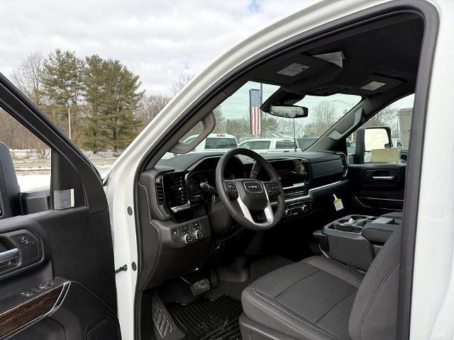 2025 GMC Sierra 3500HD Vehicle Photo in CHICOPEE, MA 01020-5001