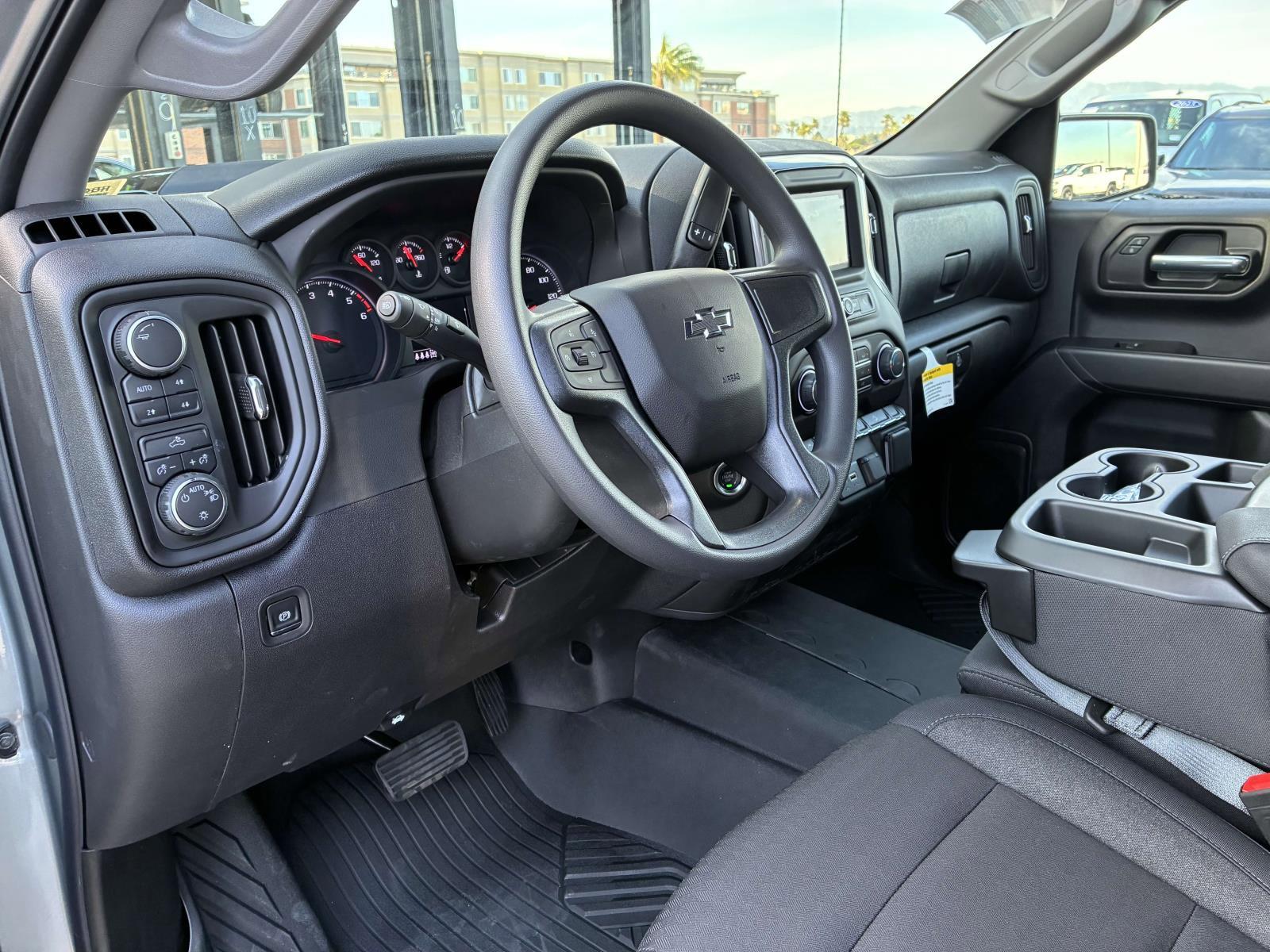2025 Chevrolet Silverado 1500 Vehicle Photo in LOS ANGELES, CA 90007-3794