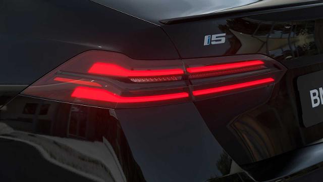 2025 BMW i5 Vehicle Photo in GRAPEVINE, TX 76051