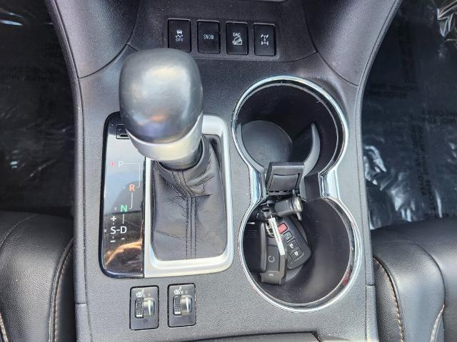 2017 Toyota Highlander Vehicle Photo in GREEN BAY, WI 54304-5303