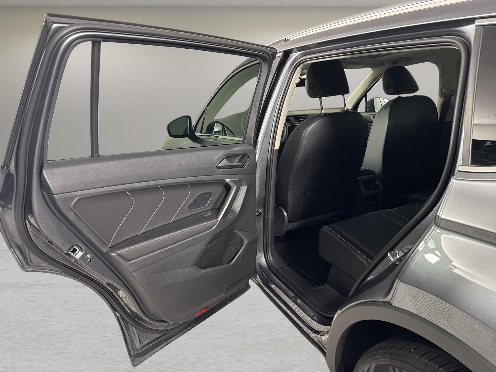 2024 Volkswagen Tiguan Vehicle Photo in Georgetown, TX 78626