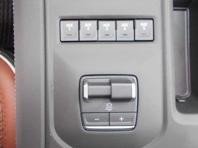 2025 GMC Sierra 2500 HD Vehicle Photo in LOWELL, MA 01852-4336