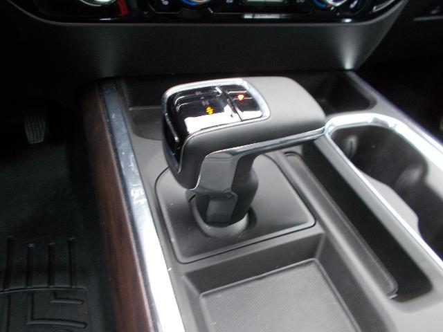 2023 GMC Sierra 1500 Vehicle Photo in LOWELL, MA 01852-4336