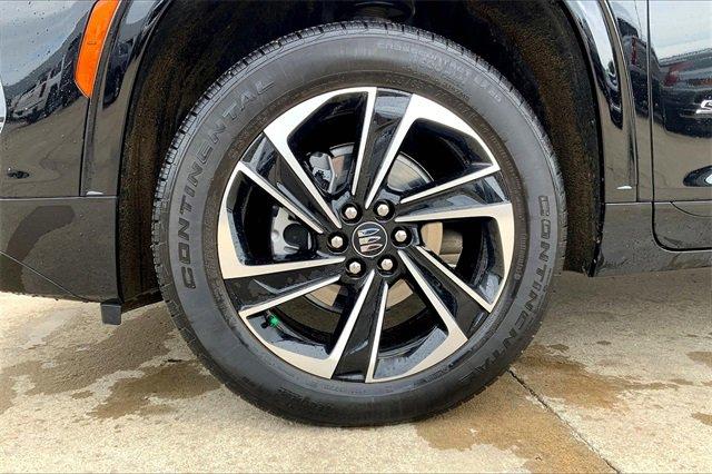 2025 Buick Enclave Vehicle Photo in TOPEKA, KS 66609-0000