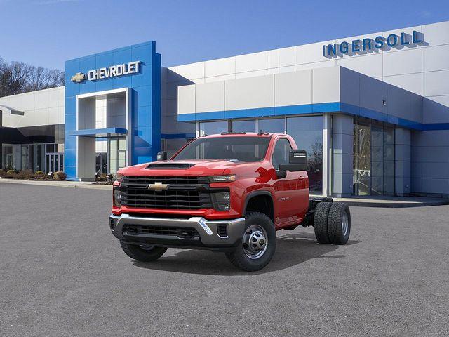 2025 Chevrolet Silverado 3500 HD Chassis Cab Vehicle Photo in DANBURY, CT 06810-5034