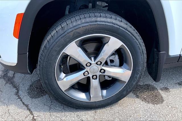 2021 Jeep Grand Cherokee L Vehicle Photo in Kansas City, MO 64114