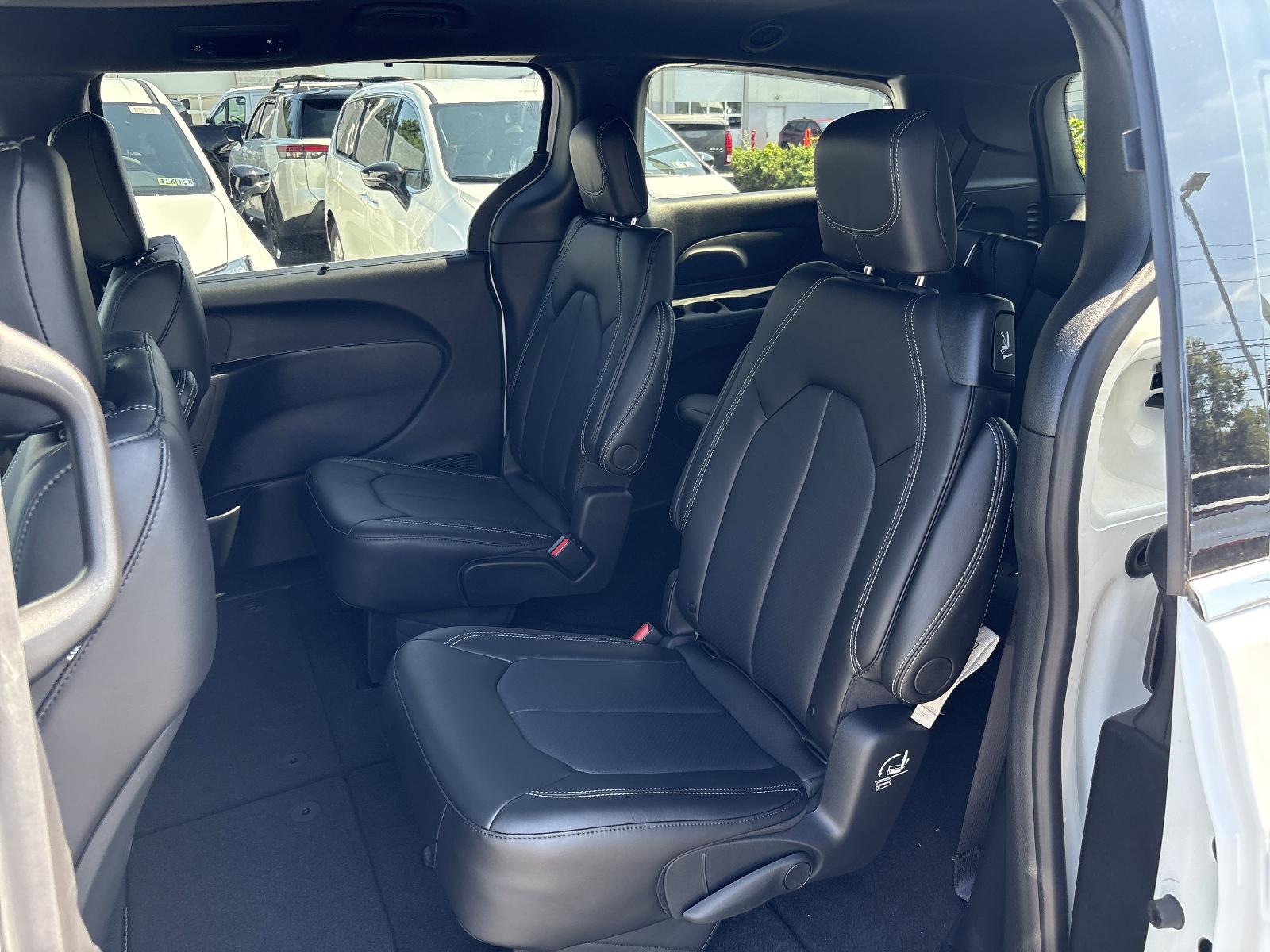 2025 Chrysler Voyager Vehicle Photo in Mechanicsburg, PA 17050-1707