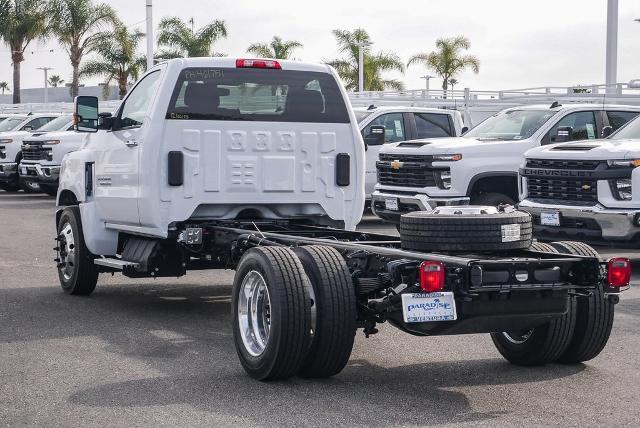 2023 Chevrolet Silverado Chassis Cab Vehicle Photo in VENTURA, CA 93003-8585