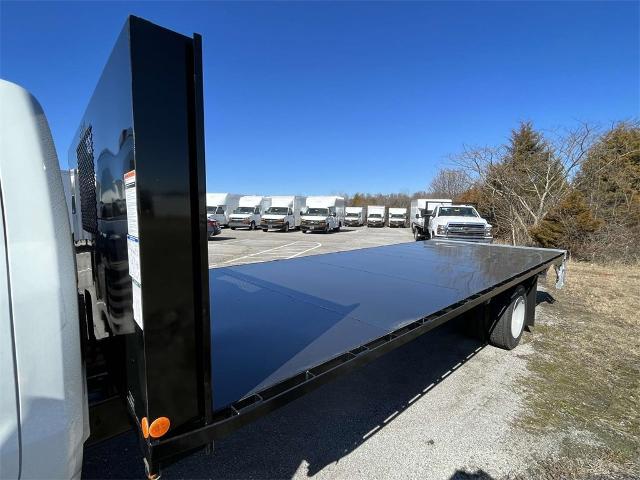 2023 Chevrolet Silverado 6500 HD Vehicle Photo in ALCOA, TN 37701-3235