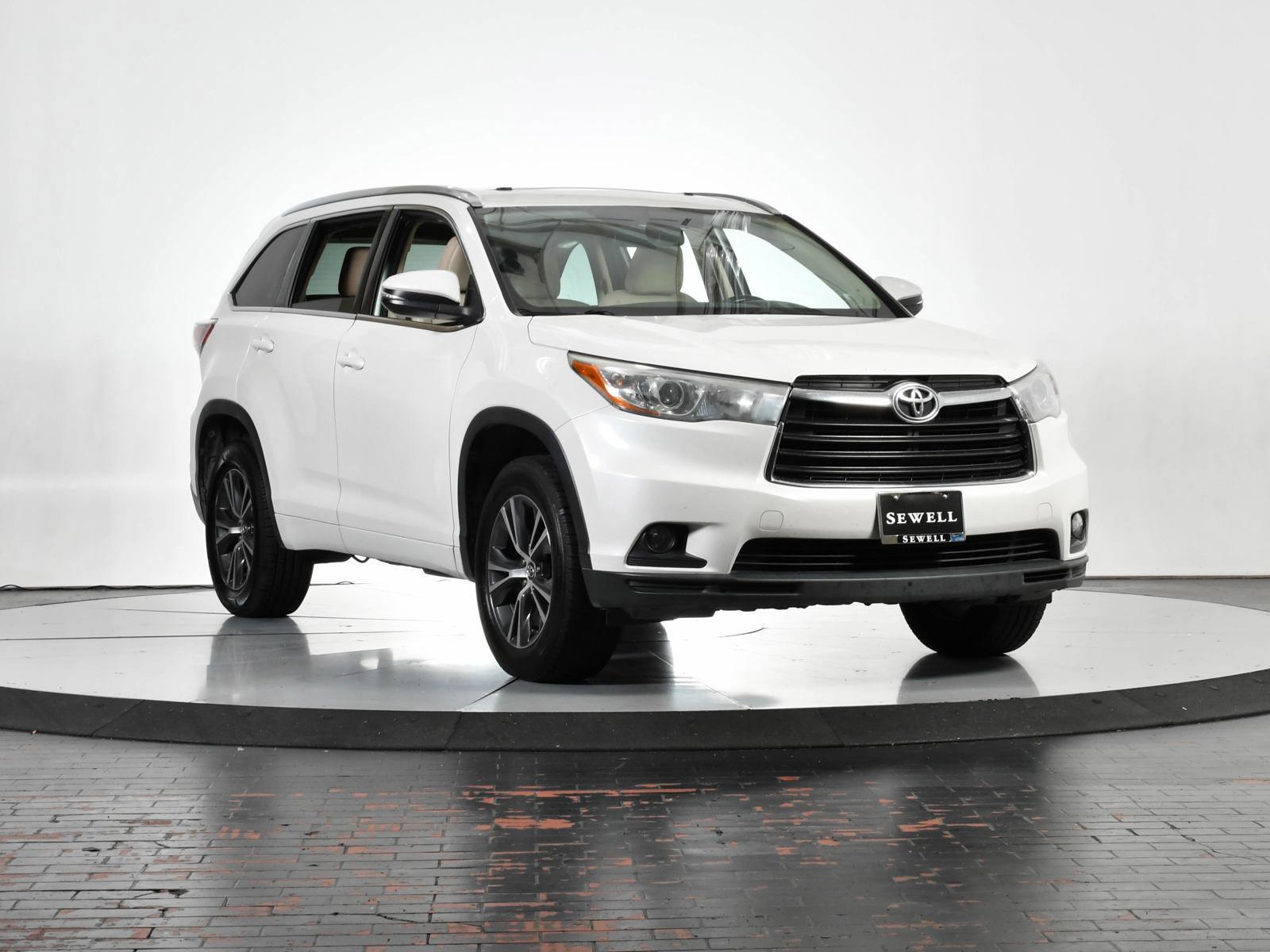 2016 Toyota Highlander Vehicle Photo in DALLAS, TX 75235