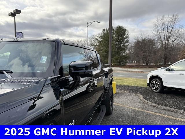 2025 GMC HUMMER EV Pickup Vehicle Photo in CHICOPEE, MA 01020-5001