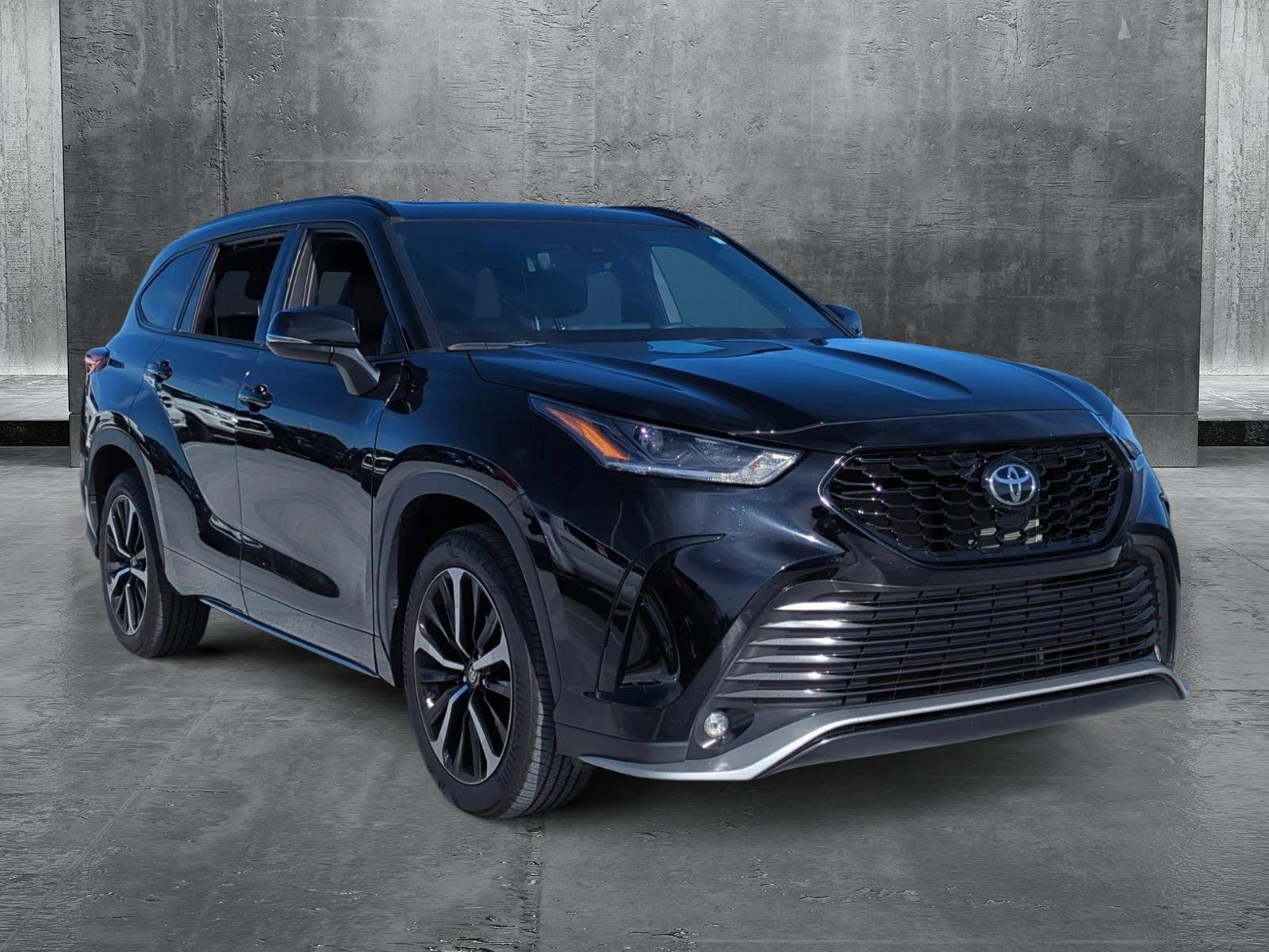 2022 Toyota Highlander Vehicle Photo in Ft. Myers, FL 33907