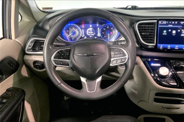 2022 Chrysler Pacifica Vehicle Photo in Lees Summit, MO 64086