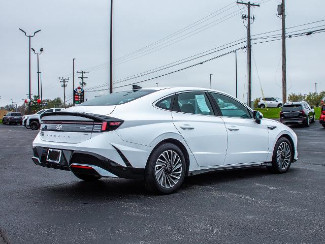 2024 Hyundai Sonata Hybrid Vehicle Photo in MADISON, IN 47250-1611