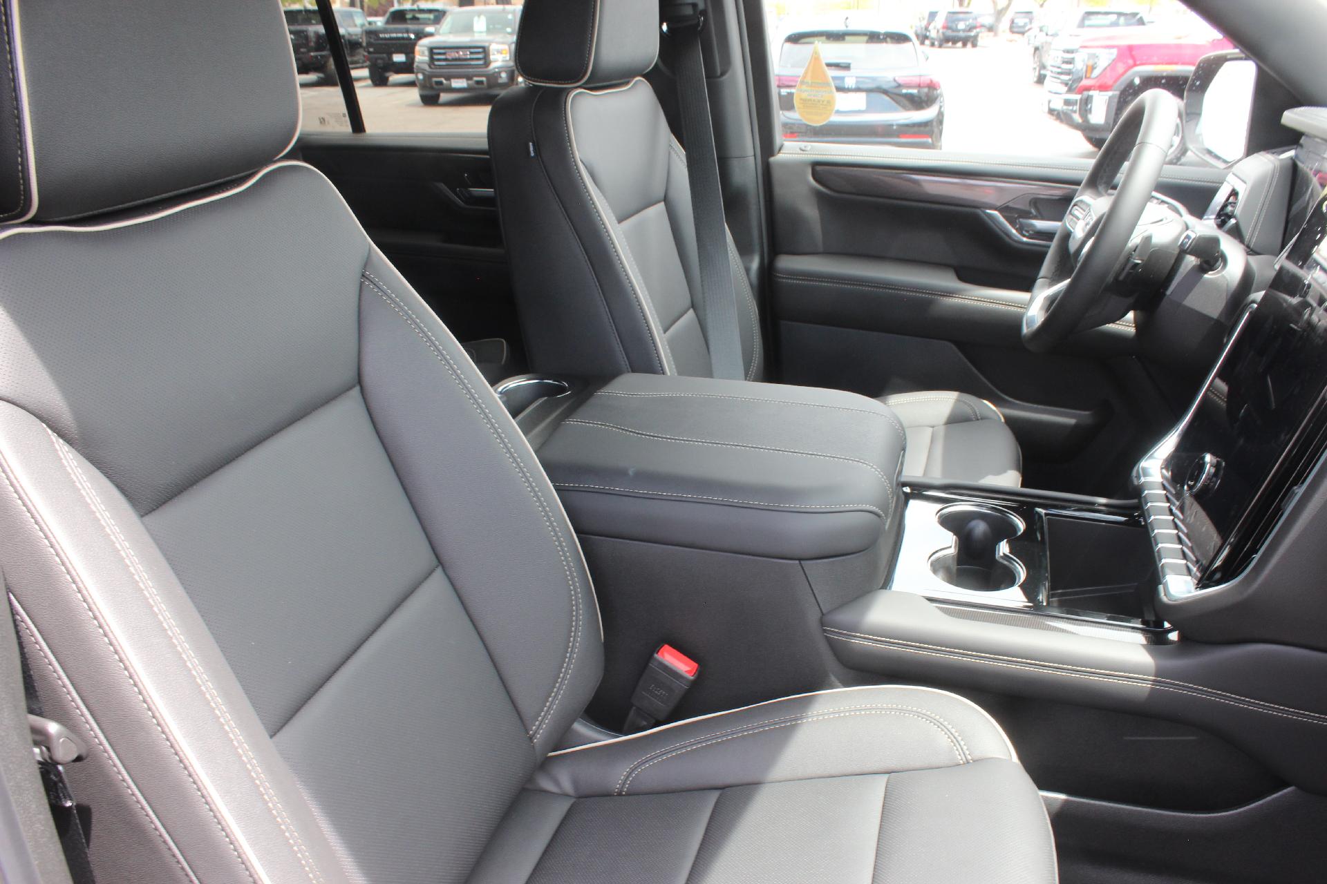 2025 GMC Yukon Vehicle Photo in AURORA, CO 80012-4011