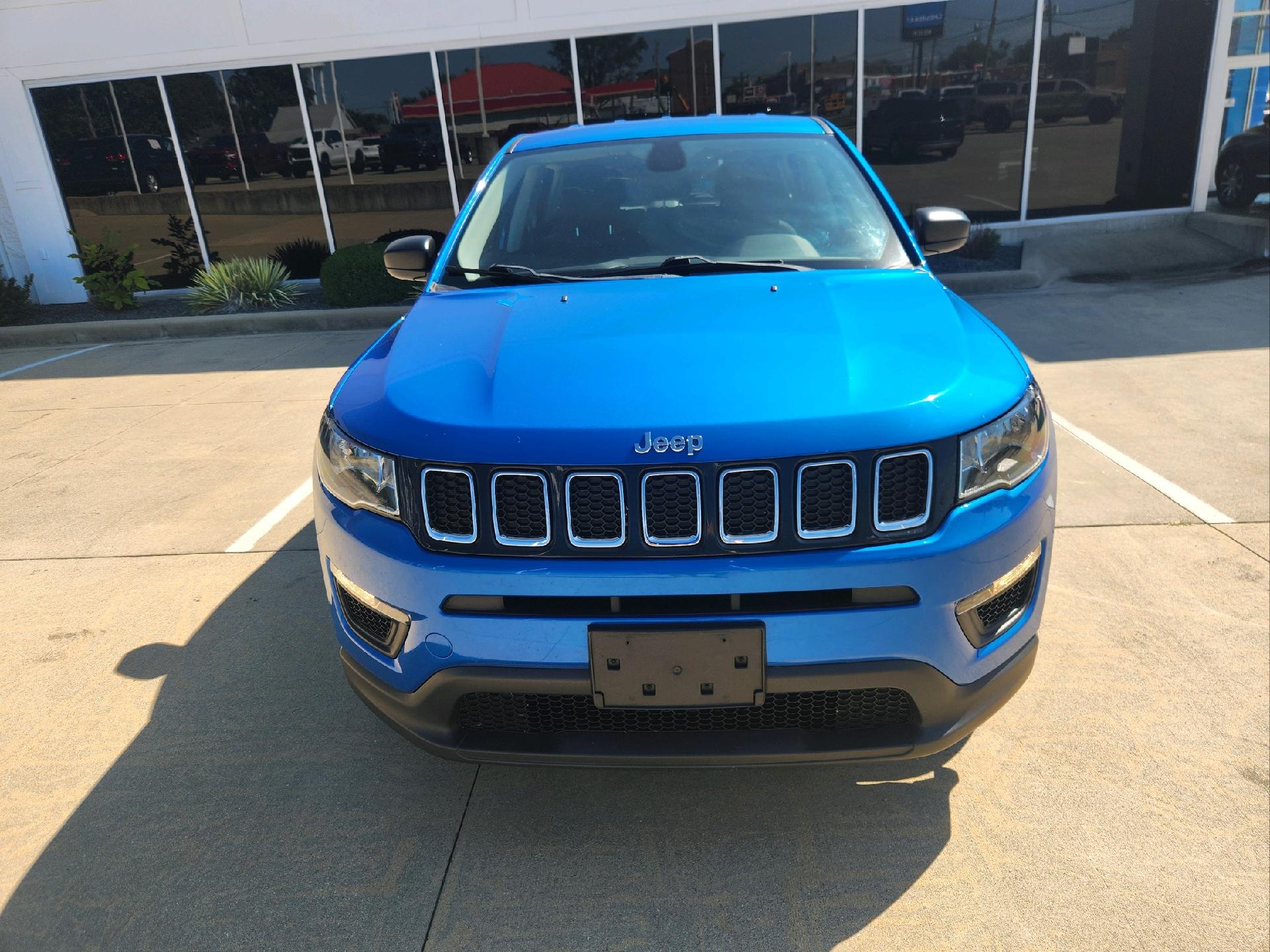 Used 2018 Jeep Compass Sport with VIN 3C4NJCAB6JT133368 for sale in Sparta, IL