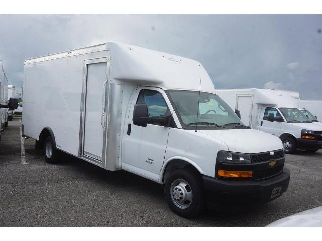 2023 Chevrolet Express Cutaway 4500 Vehicle Photo in ALCOA, TN 37701-3235