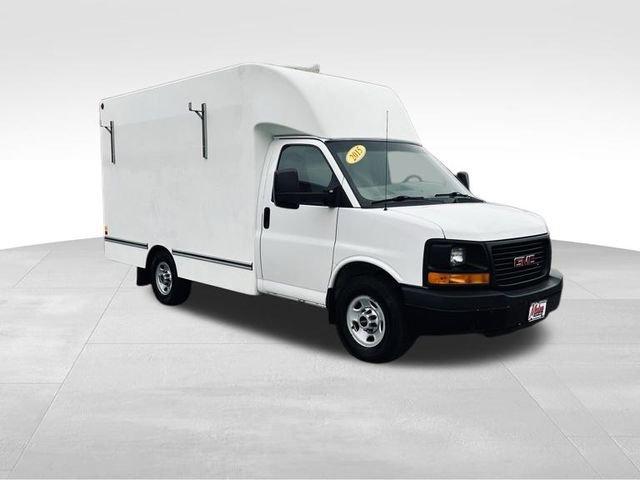 2015 GMC Savana Commercial Cutaway Vehicle Photo in MEDINA, OH 44256-9631