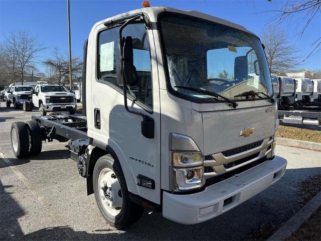 2025 Chevrolet Low Cab Forward 4500 Vehicle Photo in ALCOA, TN 37701-3235