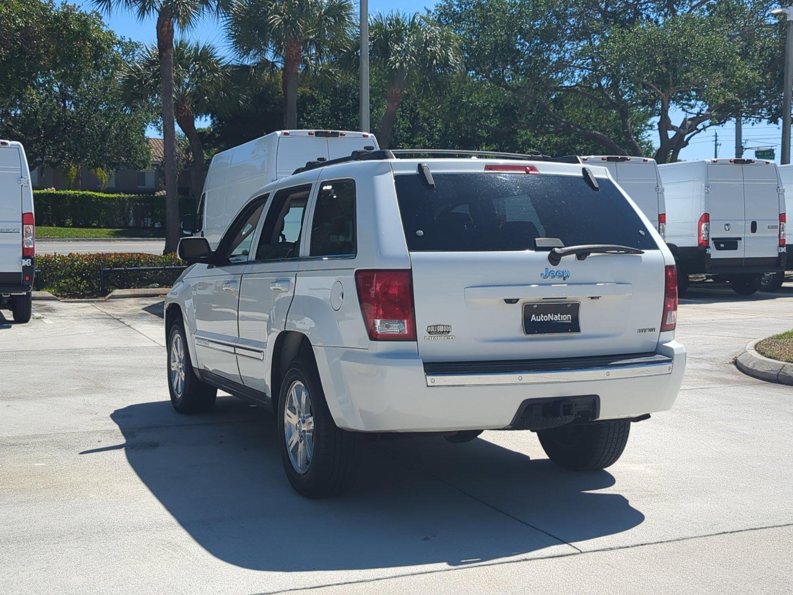 2008 Jeep Grand Cherokee Vehicle Photo in Pembroke Pines, FL 33027