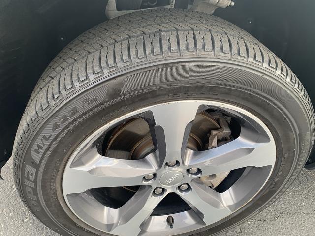 2023 Jeep Grand Cherokee L Vehicle Photo in GREEN BAY, WI 54304-5303